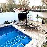 Vacker Med Privat Pool, Lounge Och Stor Grillplats Вилла Торевьиа