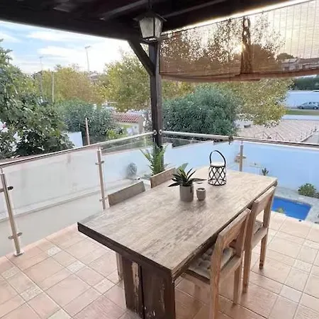 Vacker Med Privat Pool, Lounge Och Stor Grillplats فيلة