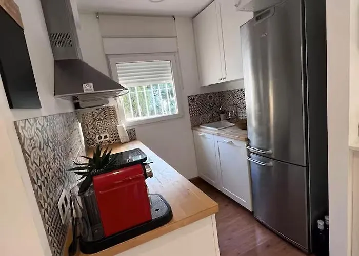 Vacker Med Privat Pool, Lounge Och Stor Grillplats